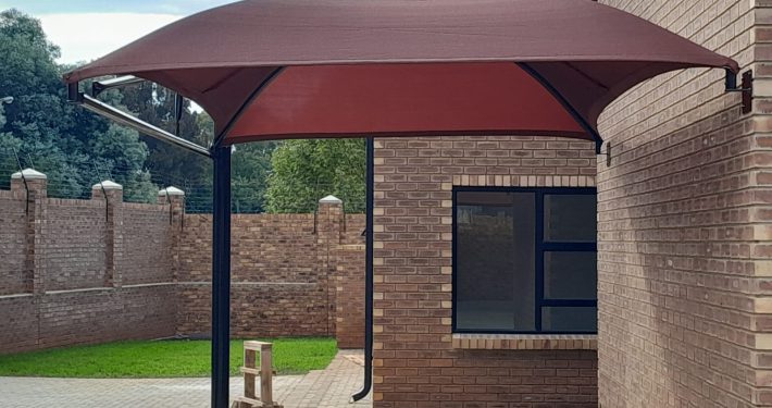 Cantilever wall-mounted shadeport installed by Pronet Shadeports and Carports Gauteng